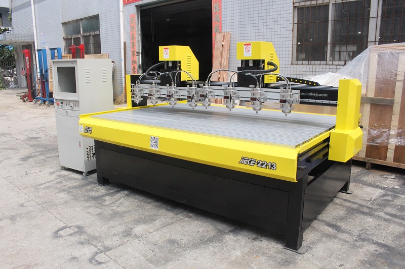 影响PC板加工中心精度的因素